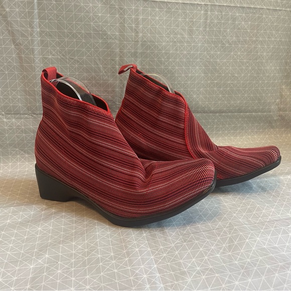 CHARLESTON SHOE CO. Shoes - Charleston Shoe Company Lower King Boots in Rojo Stripe 10